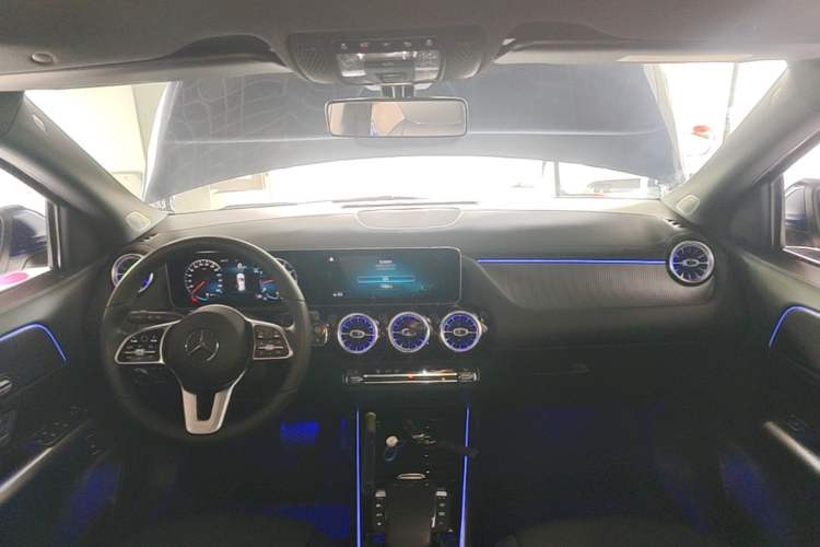 Used Mercedes-Benz GLA 2020 GLA 200 Center Console