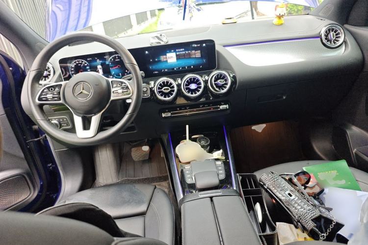 Used Mercedes-Benz GLA 2020 GLA 200 Center Console