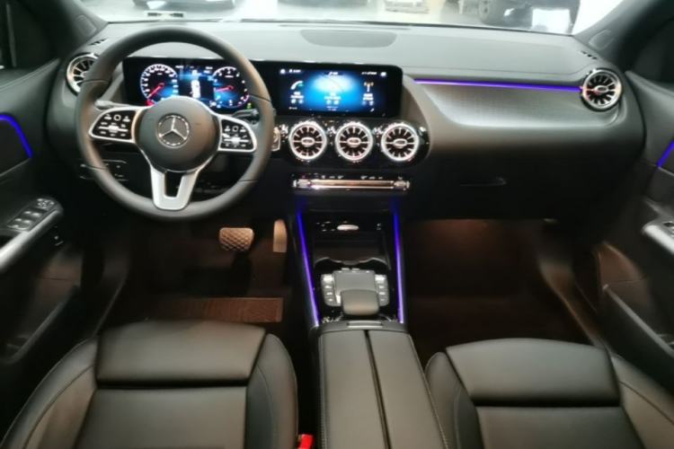 Used Mercedes-Benz GLA 2020 GLA 200 4MATIC Center Console