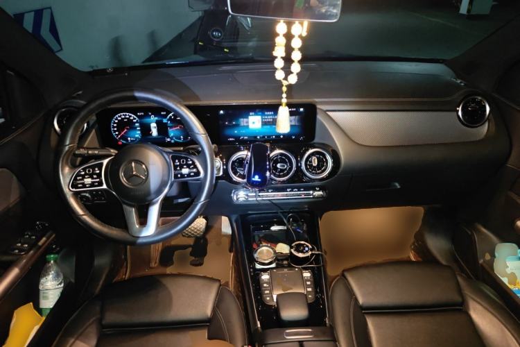 Used Mercedes-Benz GLA 2020 GLA 180 Center Console