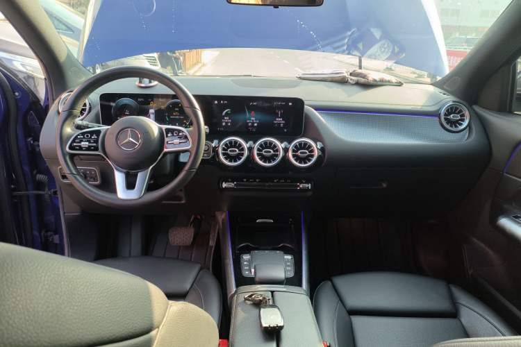 Used Mercedes-Benz GLA 2020 GLA 200 Center Console