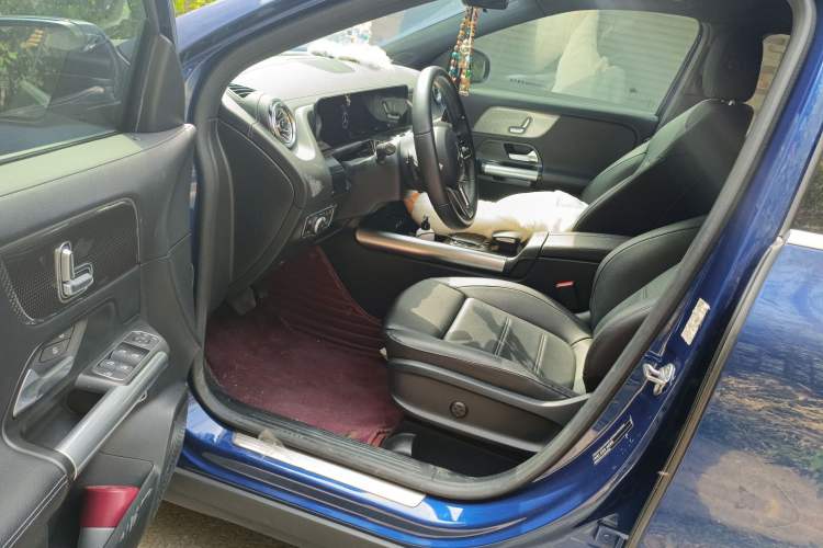 Used Mercedes-Benz GLA 2020 GLA 200 Driver Seat