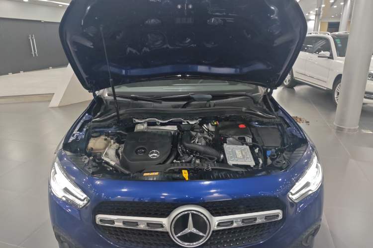 Used Mercedes-Benz GLA 2020 GLA 200 Engine Bay