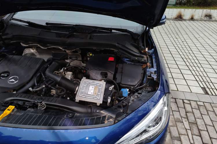 Used Mercedes-Benz GLA 2020 GLA 200 Engine Bay Left