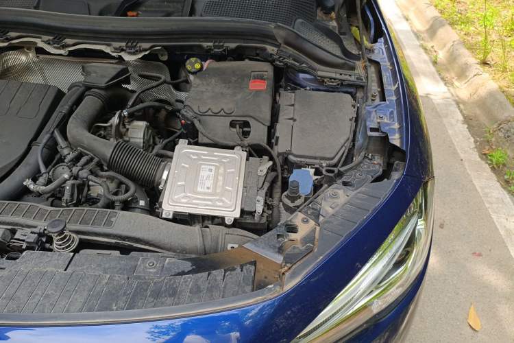 Used Mercedes-Benz GLA 2020 GLA 200 Engine Bay Left