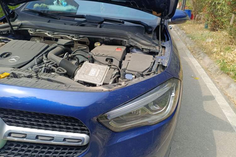 Used Mercedes-Benz GLA 2020 GLA 200 Engine Bay Left