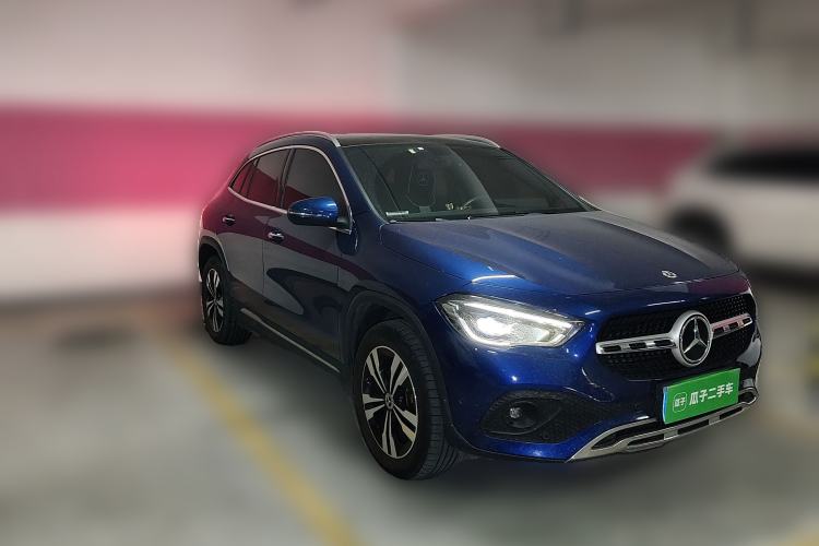 Used Mercedes-Benz GLA 2020 GLA 200 Front Right 45 Deg