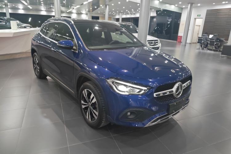 Used Mercedes-Benz GLA 2020 GLA 200 Front Right 45 Deg