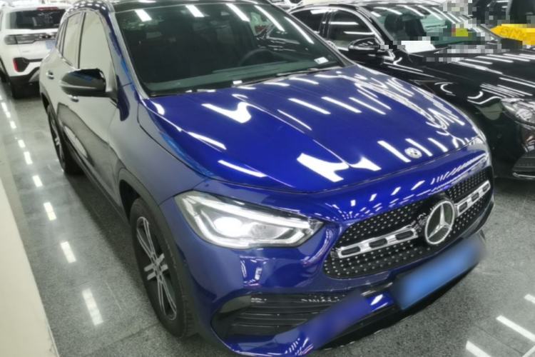 Used Mercedes-Benz GLA 2020 GLA 200 4MATIC Front Right 45 Deg