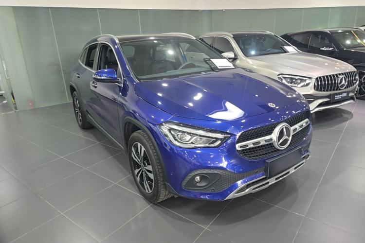 Used Mercedes-Benz GLA 2020 GLA 200 Front Right 45 Deg