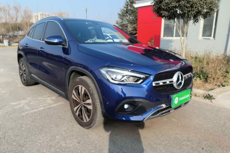 Used Mercedes-Benz GLA 2020 GLA 200 Front Right 45 Deg