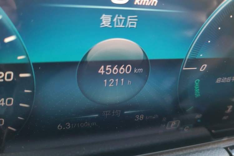 Used Mercedes-Benz GLA 2020 GLA 200 Odometer Close Up