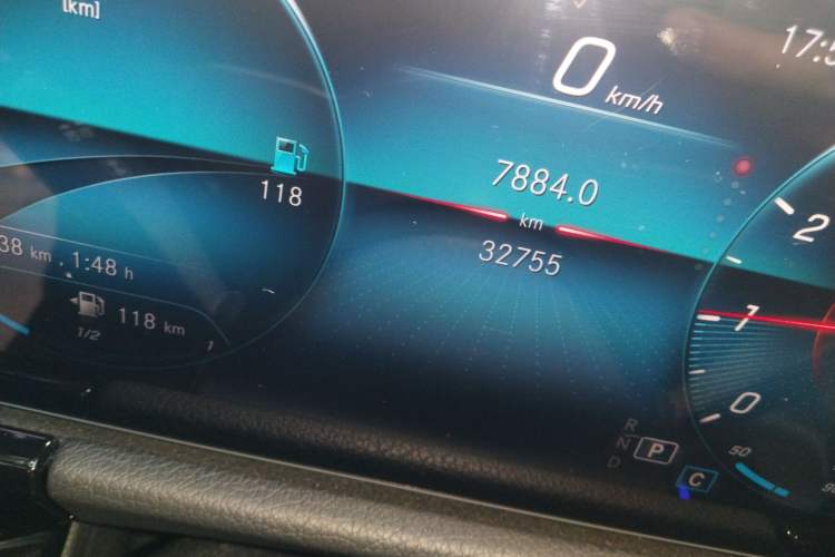 Used Mercedes-Benz GLA 2020 GLA 180 Odometer Close Up