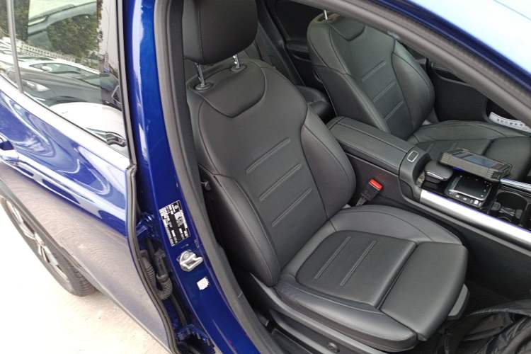 Used Mercedes-Benz GLA 2020 GLA 200 Right Front Seat