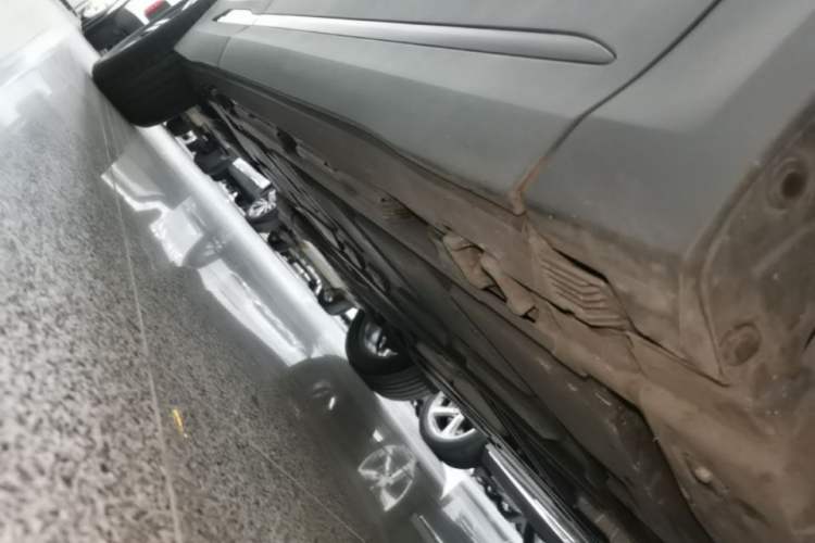 Used Mercedes-Benz GLA 2020 GLA 200 4MATIC Right Side Sill