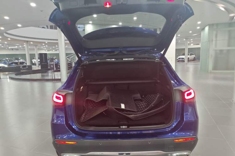 Used Mercedes-Benz GLA 2020 GLA 200 Trunk