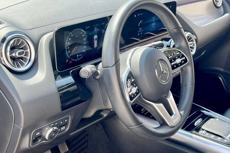 Used Mercedes-Benz GLA 2020 GLA 200 Interior 4