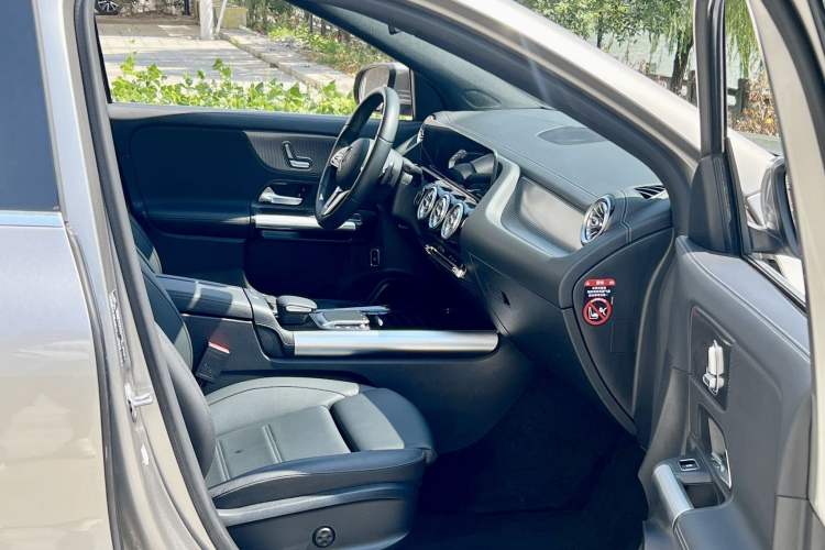 Used Mercedes-Benz GLA 2020 GLA 200 Interior 8
