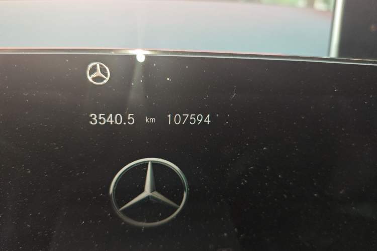 Used Mercedes-Benz GLA 2020 GLA 200 Odometer Close Up