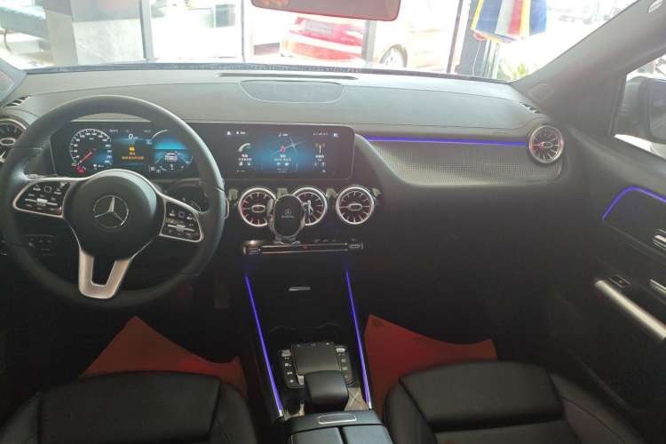 Used Mercedes-Benz GLA 2020 GLA 200 Center Console