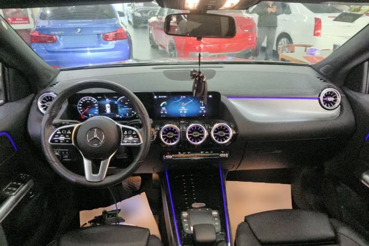 Used Mercedes-Benz GLA 2020 GLA 200 Center Console