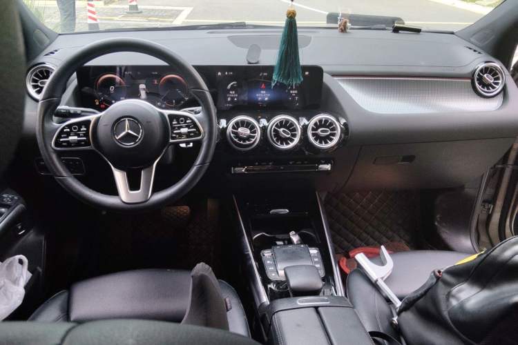 Used Mercedes-Benz GLA 2020 GLA 200 Center Console