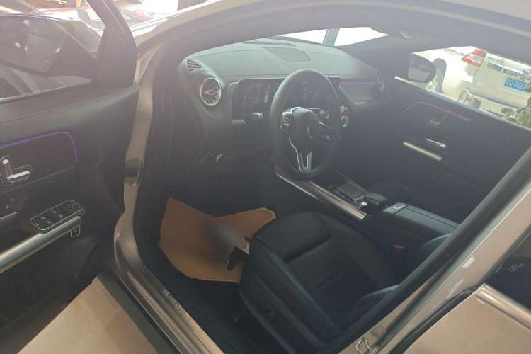 Used Mercedes-Benz GLA 2020 GLA 200 Driver Seat