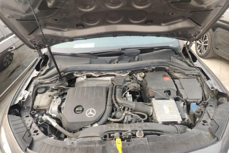 Used Mercedes-Benz GLA 2020 GLA 200 Engine Bay
