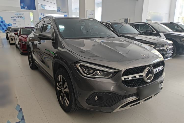Used Mercedes-Benz GLA 2020 GLA 200 Front Right 45 Deg