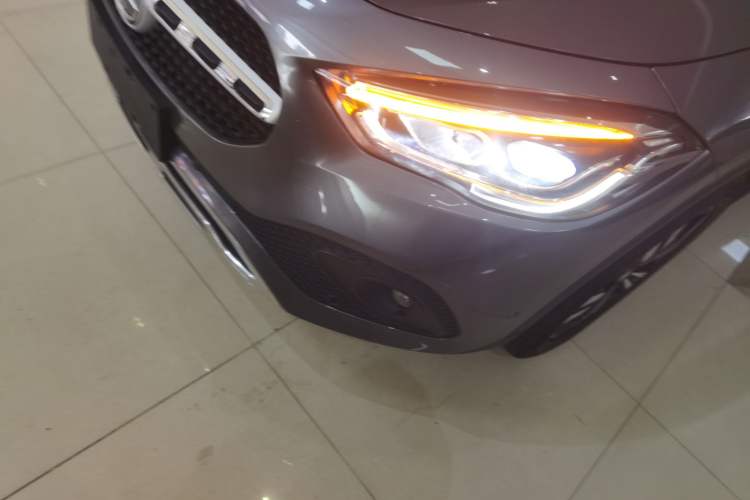 Used Mercedes-Benz GLA 2020 GLA 200 Left Front Headlight
