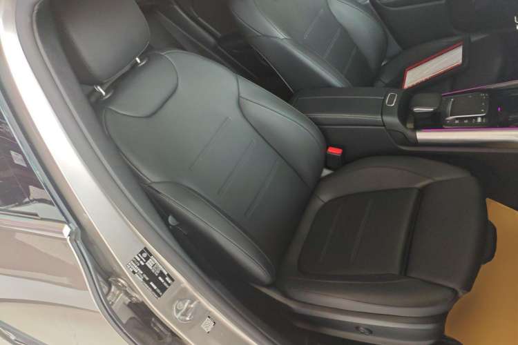 Used Mercedes-Benz GLA 2020 GLA 200 Right Front Seat