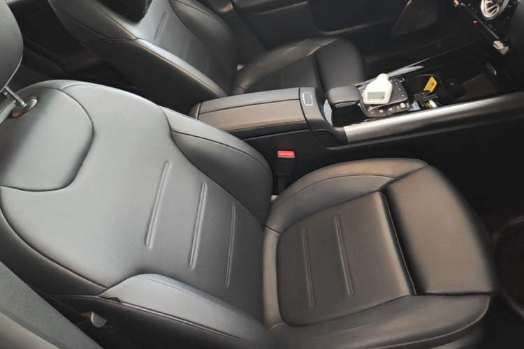 Used Mercedes-Benz GLA 2020 GLA 200 Right Front Seat