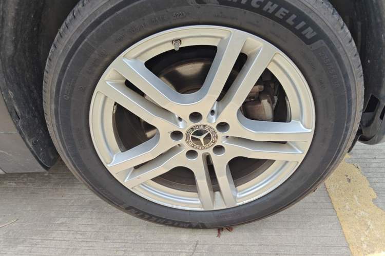 Used Mercedes-Benz GLA 2020 GLA 180 Right Front Wheel Hub