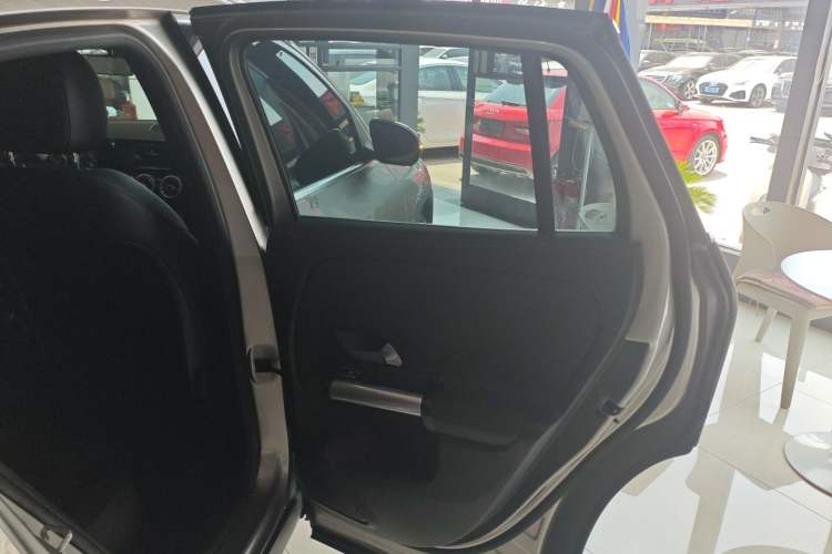 Used Mercedes-Benz GLA 2020 GLA 200 Right Rear Door Interior