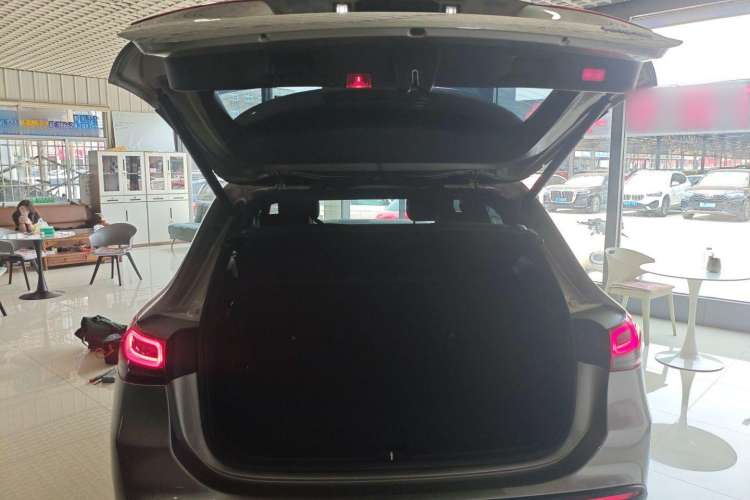 Used Mercedes-Benz GLA 2020 GLA 200 Trunk