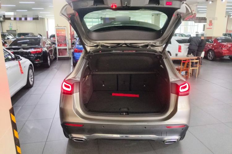 Used Mercedes-Benz GLA 2020 GLA 200 Trunk