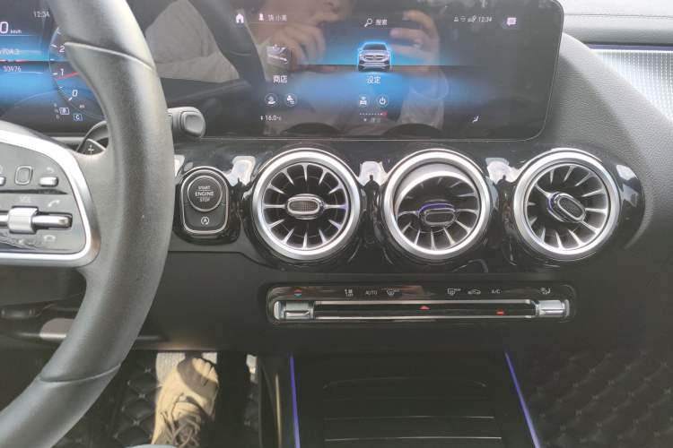 Used Mercedes-Benz GLA 2020 GLA 200 Audio And AC Panel