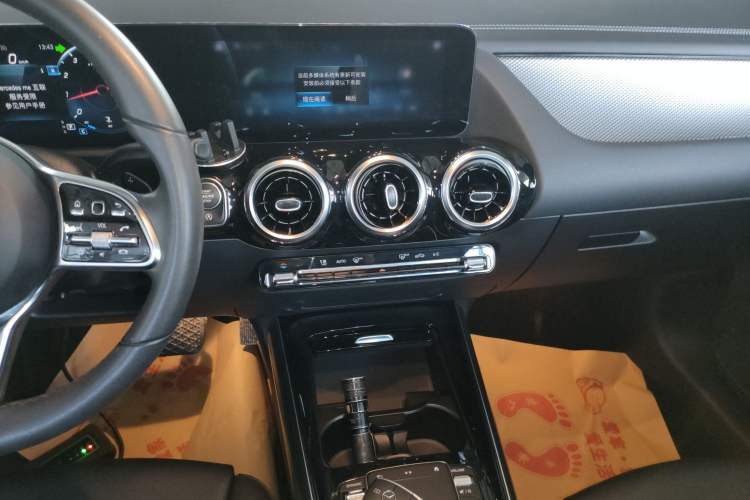 Used Mercedes-Benz GLA 2020 GLA 180 Audio And AC Panel