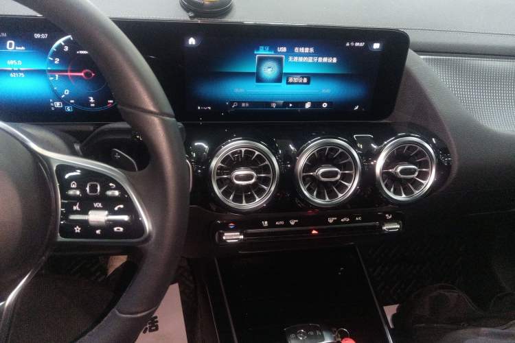 Used Mercedes-Benz GLA 2020 GLA 200 Audio And AC Panel