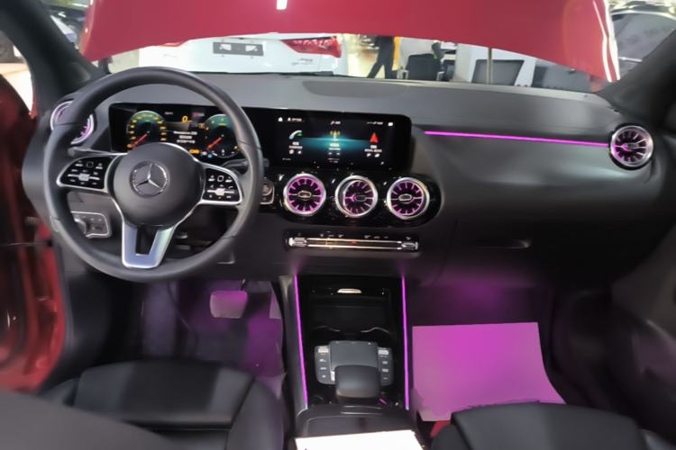 Used Mercedes-Benz GLA 2020 GLA 180 Center Console