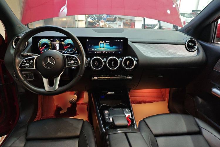 Used Mercedes-Benz GLA 2020 GLA 180 Center Console