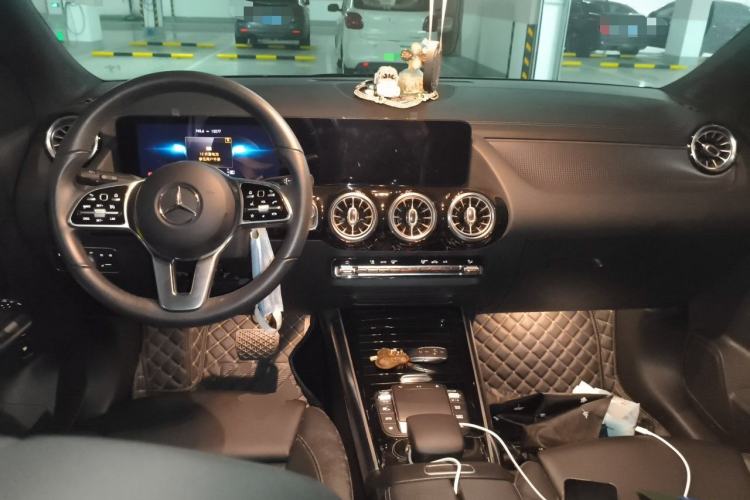 Used Mercedes-Benz GLA 2020 GLA 200 Center Console