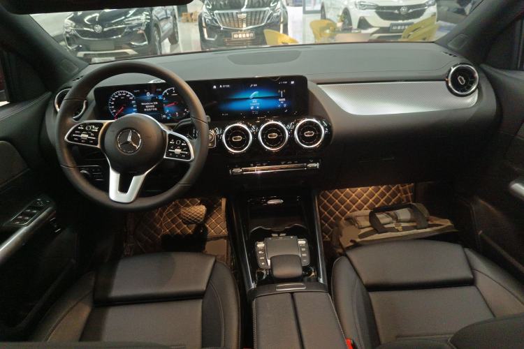 Used Mercedes-Benz GLA 2020 GLA 180 Center Console