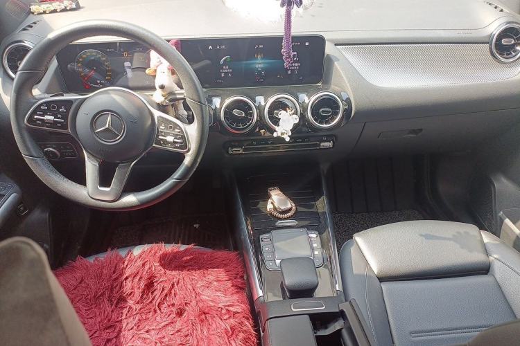 Used Mercedes-Benz GLA 2020 GLA 180 Center Console