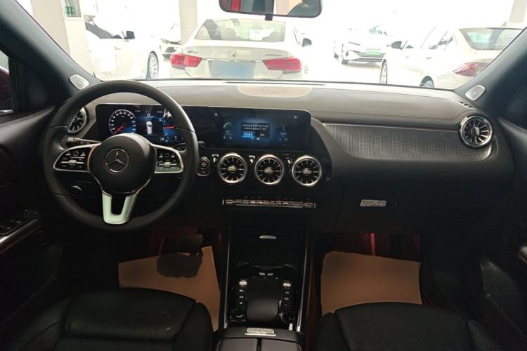 Used Mercedes-Benz GLA 2020 GLA 180 Center Console