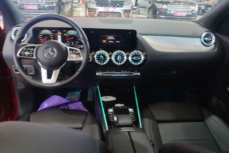Used Mercedes-Benz GLA 2020 GLA 180 Center Console