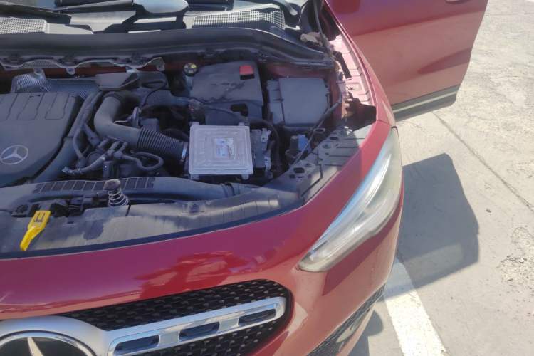 Used Mercedes-Benz GLA 2020 GLA 200 Engine Bay Left