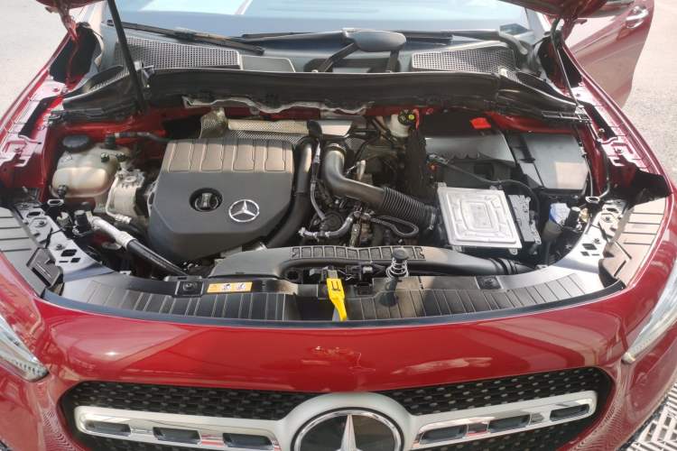 Used Mercedes-Benz GLA 2020 GLA 200 Engine Bay