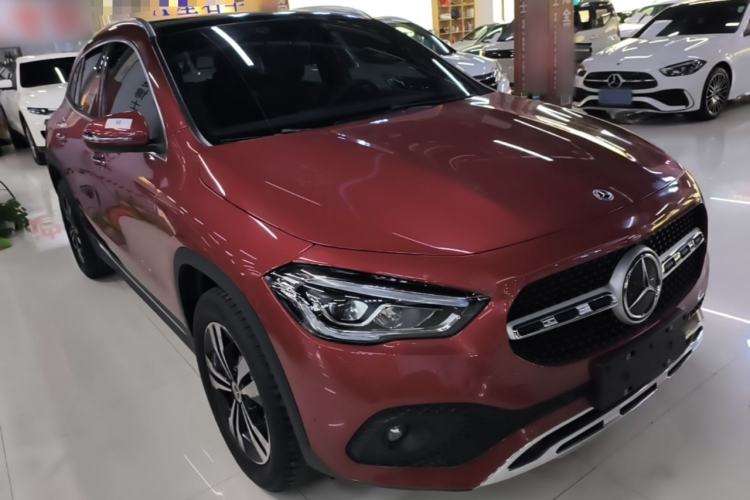 Used Mercedes-Benz GLA 2020 GLA 180 Front Right 45 Deg