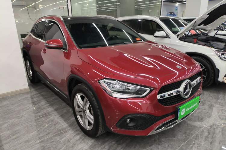 Used Mercedes-Benz GLA 2020 GLA 180 Front Right 45 Deg